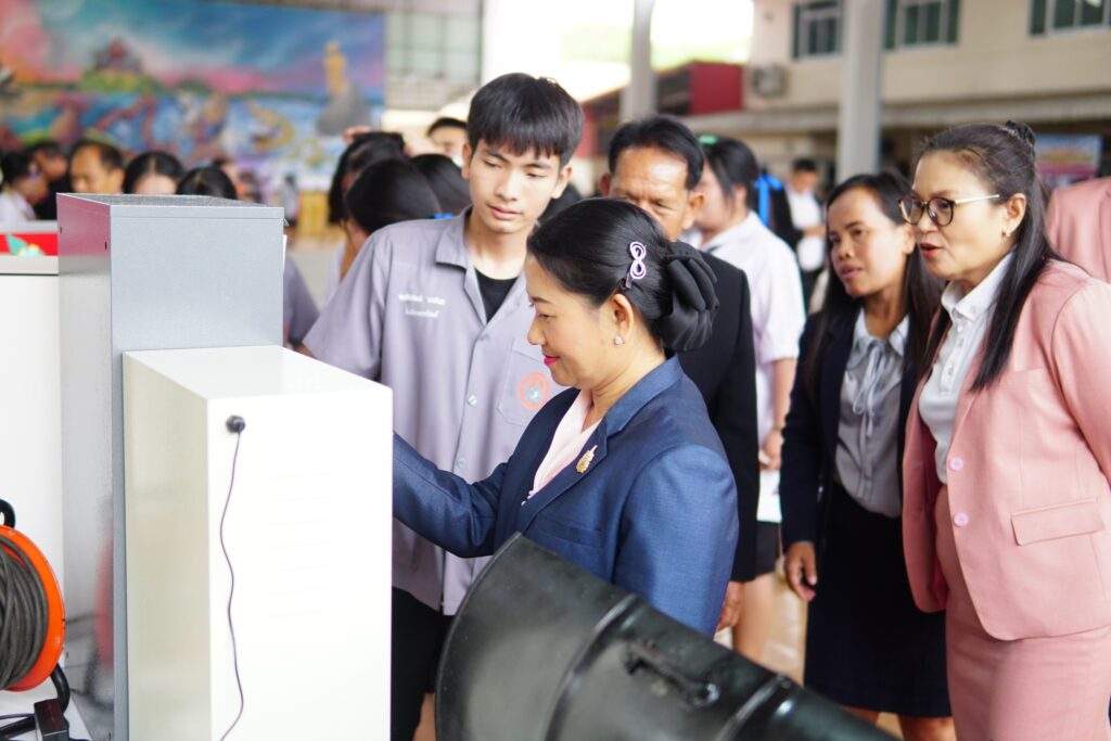แนะแนวการเรียนต่อ เพื่อการมีงานทำ