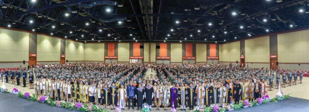 พิธีมอบใบประกาศนียบัตรแก่ผู้สำเร็จการศึกษา ปีการศึกษา 2567