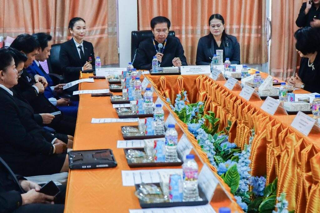 ตรวจสอบคุณสมบัติและตรวจนับจำนวนนักเรียนสถานศึกษาอาชีวเอกชน